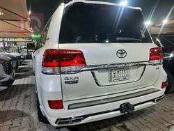 تۆیۆتا لاند کروزەر